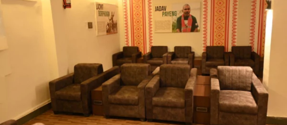 Railway Station Loungue Management